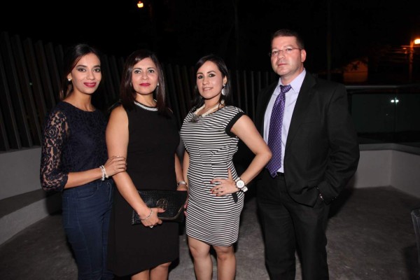 Coctel de inauguración por torre Malibú