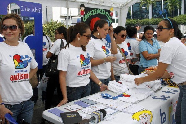 Solicitan apoyo a niños hondureños con autismo