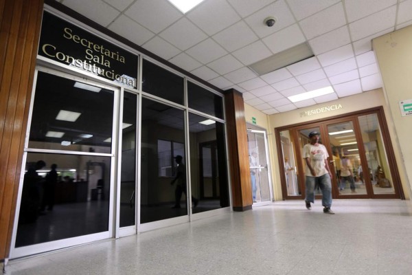 Sala Constitucional no resuelve amparos a favor de exconsejeros