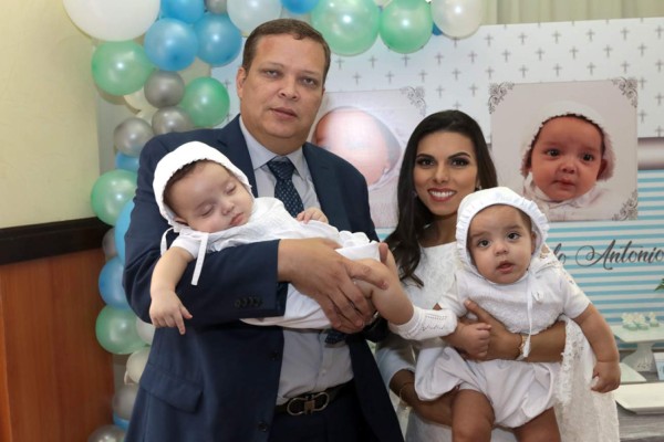 Bautizo de Ricardo y Eduardo Larios