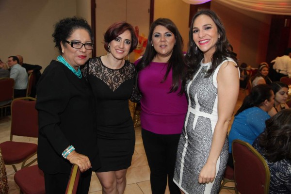 Cena navideña de Hanes Brands Inc