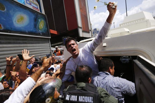 Sentencian a más de 13 años de prisión al líder Leopoldo López