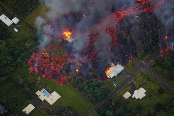 Al menos 26 hogares destruidos en Hawái por erupción del volcán Kilauea