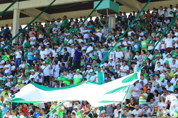 El estadio Excélsior luce sus mejores galas