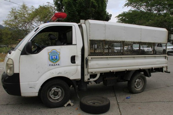 Reo herido muere en carro que chocó cuando era llevado al hospital