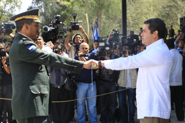 Presidente Hernández dice que estará al frente de los operativos militares