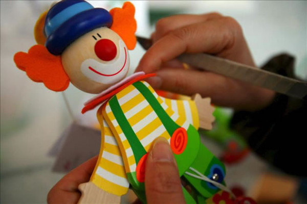 Vídeo: Los niños argentinos ayudan a fabricar regalos para los más desfavorecidos