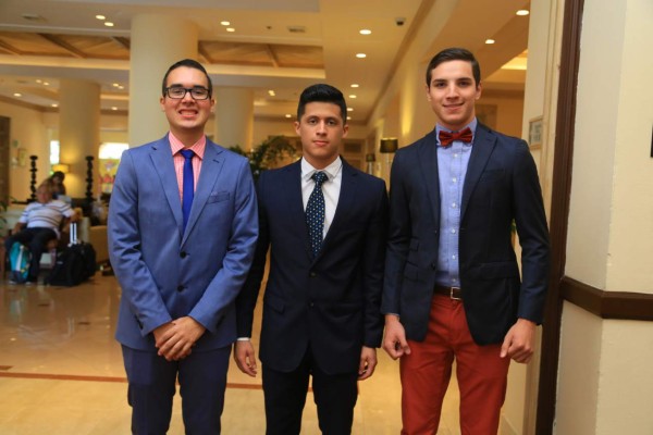 Promoción 2016 de la escuela Serán se reúnen