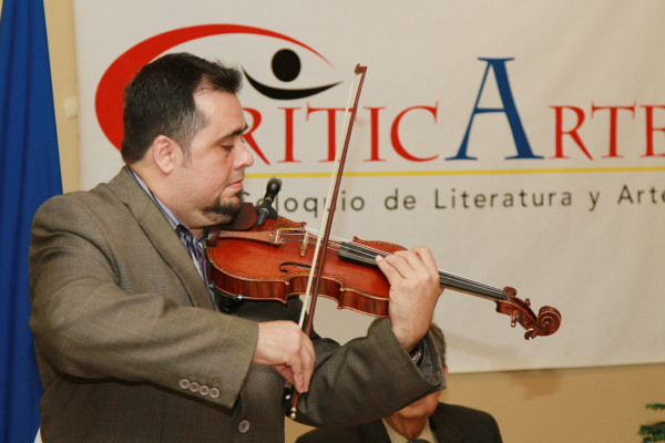 José H. Bográn presenta 'Firefall”