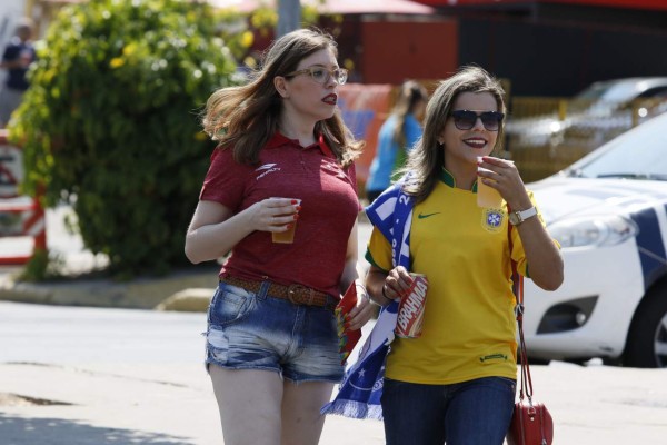 Las bellezas que adornaron el Honduras contra Nigeria.