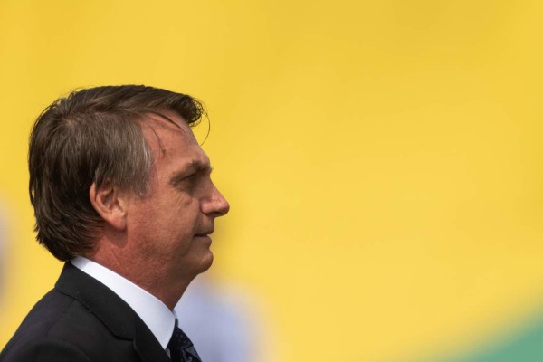 Brasil puede privatizar o liquidar 100 estatales con Bolsonaro, dice ministro