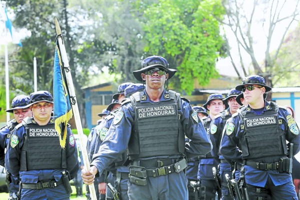 Arturo Corrales: 'La Policía saldrá de sus días de oscuridad”