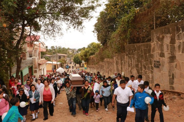 'No me dejes hijito”, rogaba madre del pequeño Ezequiel