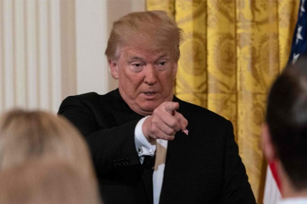 Trump denuncia que tuvo un espía del FBI dentro de su campaña