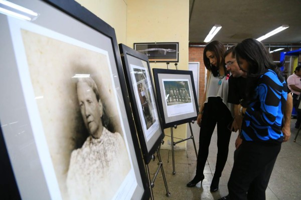 Llega a la Unah-vs el proyecto de la fototeca nacional
