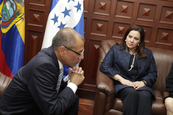 Ecuador ofrece apoyo a primera dama para replicar programa de inclusión