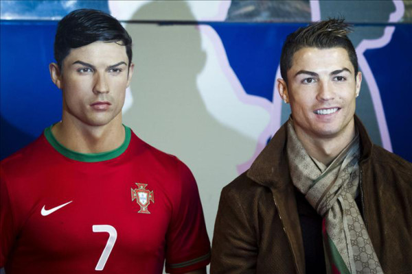 Vídeo: Cristiano Ronaldo conoce a su réplica en el Museo de Cera