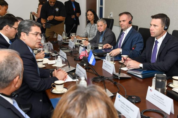 EEUU y Honduras se comprometen a trabajar juntos para frenar migración irregular