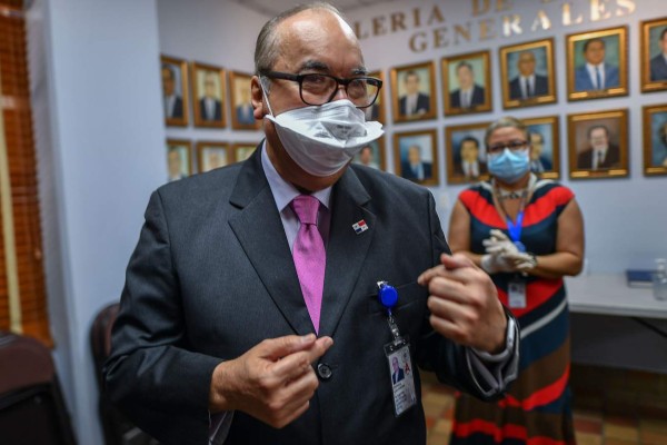 Panamá usa tests artificiales de China que detectan en minutos el coronavirus