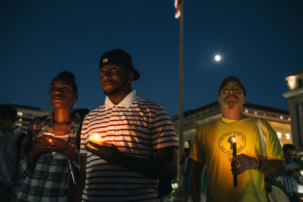 EUA revisa su seguridad sin conocer aún los motivos de tiroteo en Washington