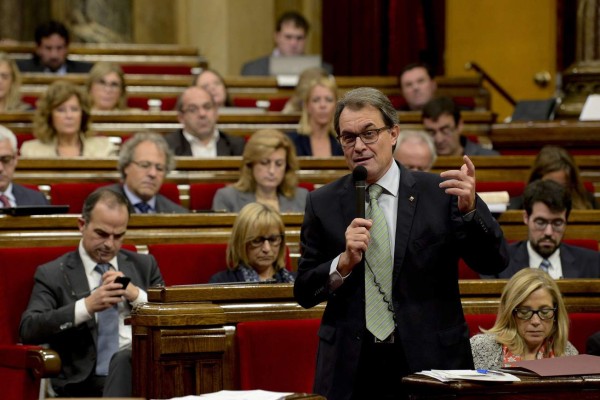 El presidente catalán descarta fomentar la desobediencia civil