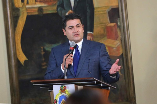 Diputados salvadoreños ven como 'provocativa' la visita de Juan Orlando