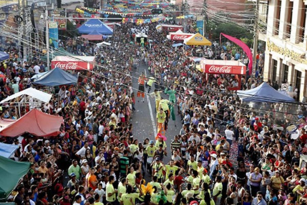 Hondureños celebraron con música y belleza el carnaval de La Ceiba