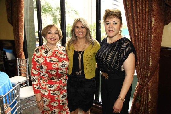 Tarde de té por la unidad del club IWC