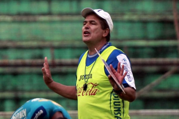 Video: Jorge Luis Pinto vive con mucha euforia sus partidos