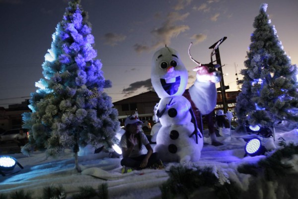 Noche de magia y esplendor en 'Navidad Catracha”
