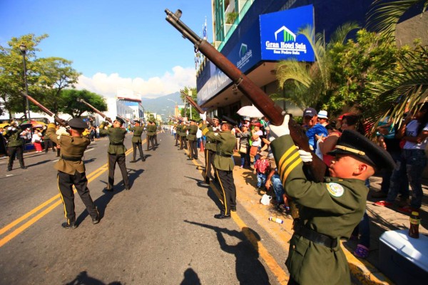El Rafael Heliodoro Valle encabezará los desfiles del 15 de septiembre