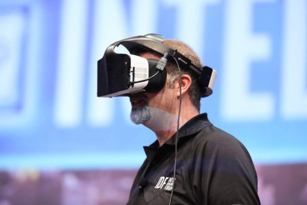 Project Alloy, realidad virtual sin cables ni controles