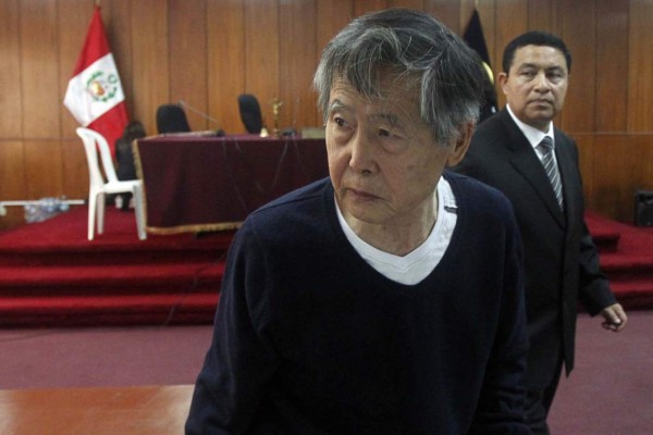 Alberto Fujimori lamenta haber metido a su hija Keiko en la política