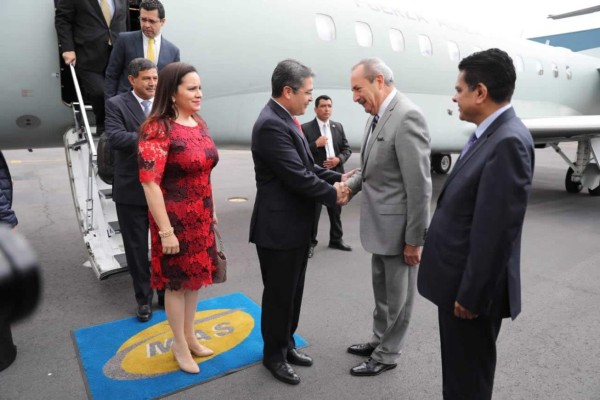 Juan Orlando Hernández está en México para reunirse con AMLO