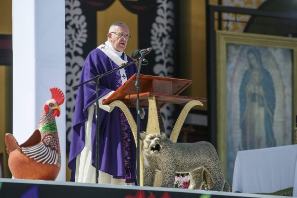 Francisco pide perdón a indígenas chiapanecos