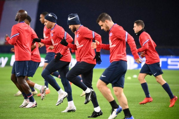 Un nuevo futbolista del PSG da positivo por coronavirus