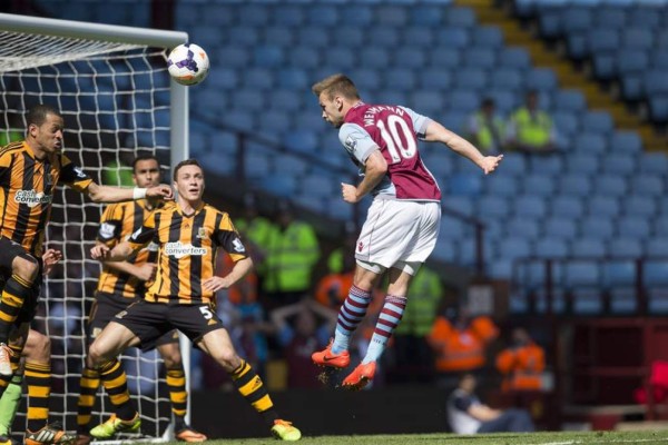 El Hull City de Maynor Figueroa pierde, pero acaricia la salvación