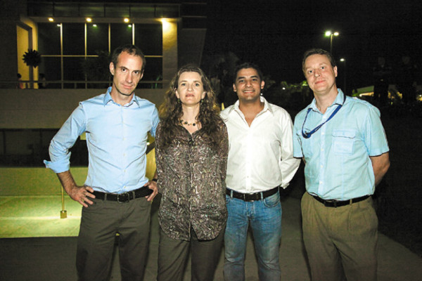 Fiesta catracha en jardines de Altia