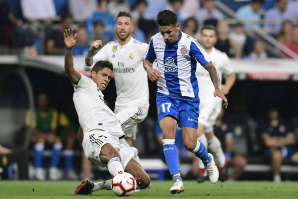 Real Madrid vence por la mínima al Espanyol y presiona al Barcelona