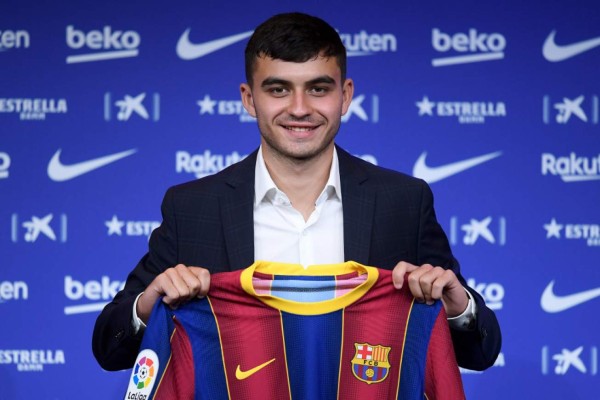 El FC Barcelona presenta a Pedri González como su nuevo fichaje
