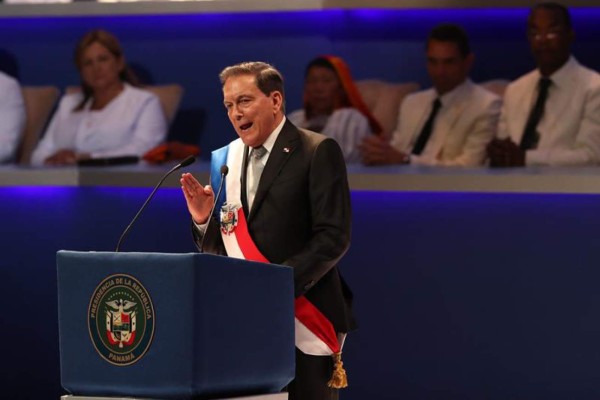 Cortizo asume presidencia de Panamá y promete limpiar imagen de paraíso fiscal