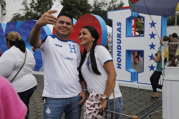 La Selección de Honduras se deja querer por la afición en el H-Fest