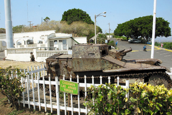 'A pañuelazos no nos sacudiremos a Ortega”