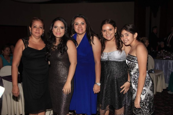 Brindis por Maryory Romero y Mario Padilla