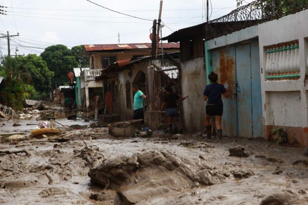 Limpieza en Chamelecón, ardua tarea que parece no tener fin