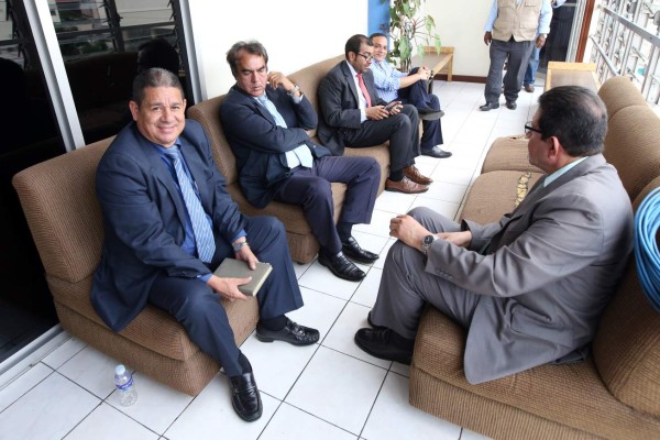 Aplican pruebas de confianza a aspirantes a magistrados del TSC