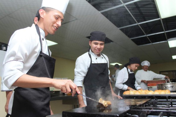 Carrera gastronómica en auge entre jóvenes sampedranos