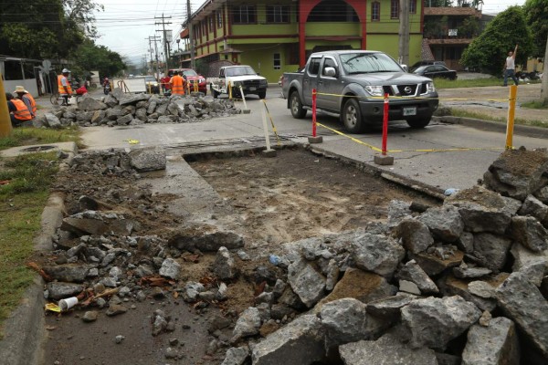 Tapar un bache puede tardar dos semanas