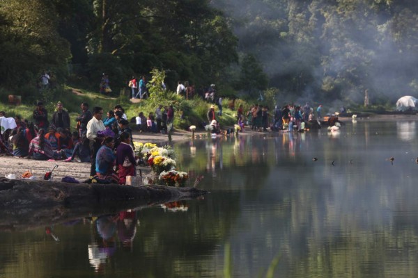 Indígenas de Guatemala agradecen a la naturaleza y claman por la lluvia