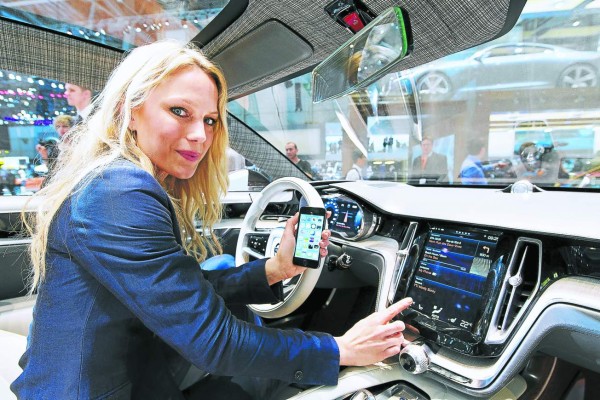 Apple lleva el iPhone a los autos